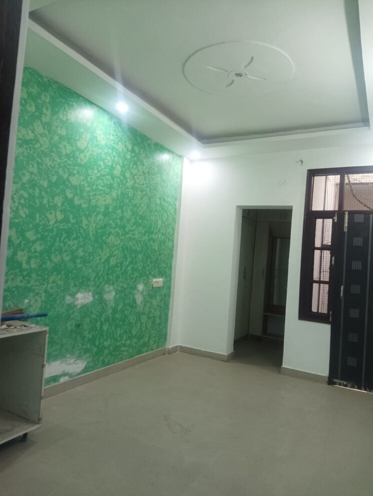 Room, ambala highway 2 Bedroom 100 Sq.Yd. Builder Floor In Ambala Highway Zirakpur 8137560