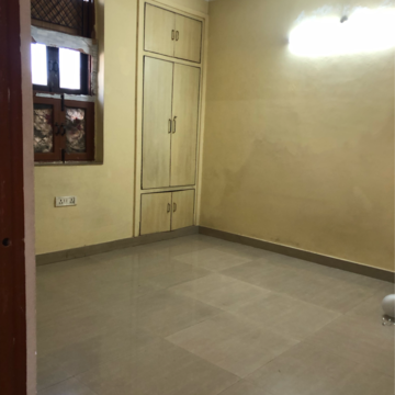 Room in 2.5 BHK Villa at Sector 21 – for Rent