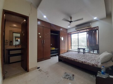 Room in 3 BHK Apartment at Royal Palms, Goregaon East – for Rent
