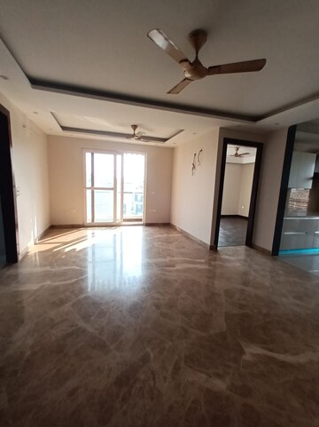 Room in 4 BHK Apartment at Ansal API Esencia, Sector 67 – for Rent