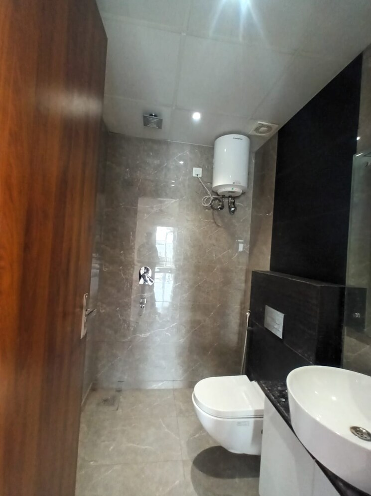 Bathroom, ansal-api-esencia 4 Bedroom 2198 Sq.Ft. Apartment In Sector 67 Gurgaon 8137619