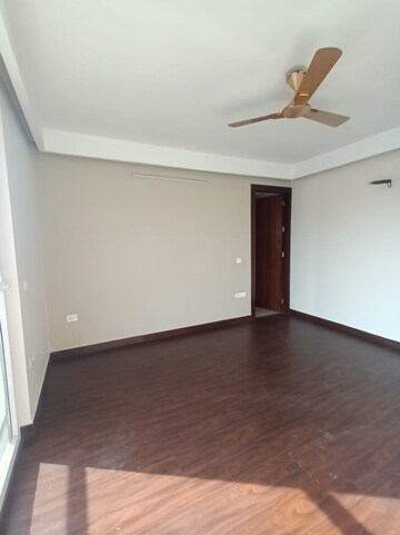 Room in 4 BHK Apartment at Ansal API Esencia, Sector 67 – for Rent