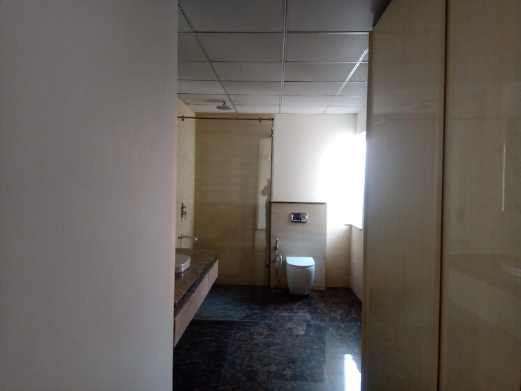 Bathroom, krrish-shalimar-ibiza-town 4 Bedroom 3500 Sq.Ft. Apartment In Suraj Kund Faridabad 8137588