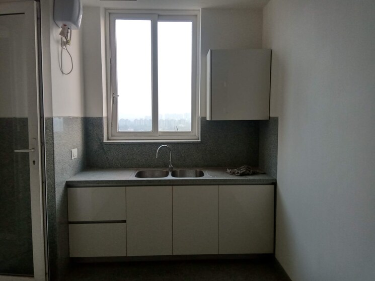 Kitchen, krrish-shalimar-ibiza-town 4 Bedroom 3500 Sq.Ft. Apartment In Suraj Kund Faridabad 8137588