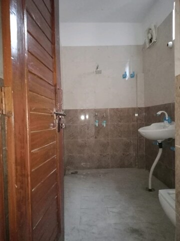 Bathroom in 3 BHK Villa at Sector 100 – for Rent