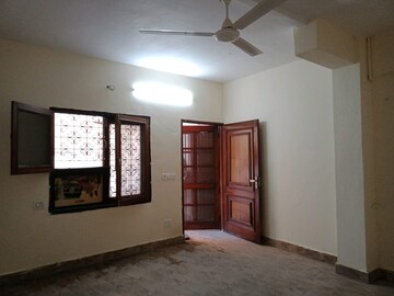 Room in 3 BHK Villa at Sector 100 – for Rent