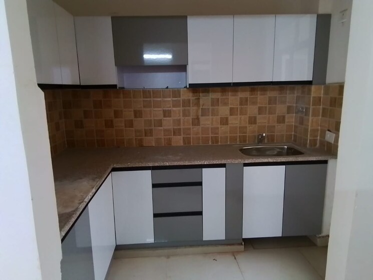 Kitchen, mahagun-mywoods-iii 2 Bedroom 960 Sq.Ft. Apartment In Sector 16c Greater Noida Greater Noida 8137603
