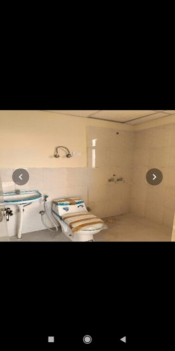 Master Bedroom in 2 BHK Apartment at Pyramid Heights, Sector 85 – for Rent
