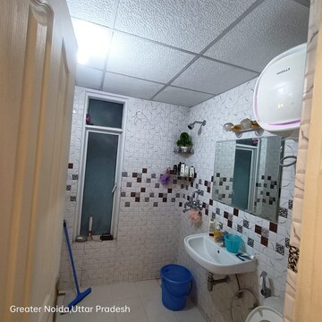 Bathroom in 2.5 BHK Apartment at JM Florence, Tech Zone 4 Greater Noida – for Rent