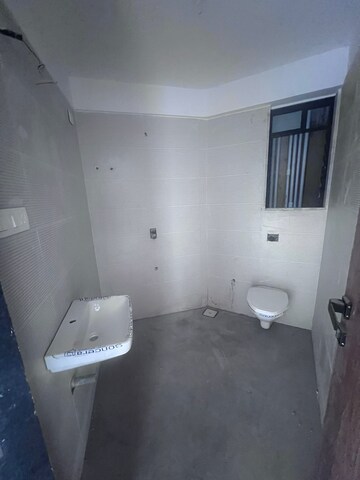 Bathroom in 3 BHK Apartment at Celestia Spaces, Sewri – for Rent