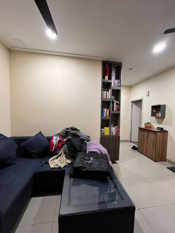 Master Bedroom, mahagun-mywoods-iii 2.5 Bedroom 1125 Sq.Ft. Apartment In Sector 16c Greater Noida Greater Noida 8137698