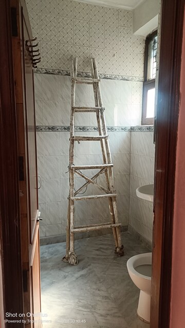 Staircase in 2 BHK Builder Floor at Ashoka Enclave 3, Sector 35 – for Rent