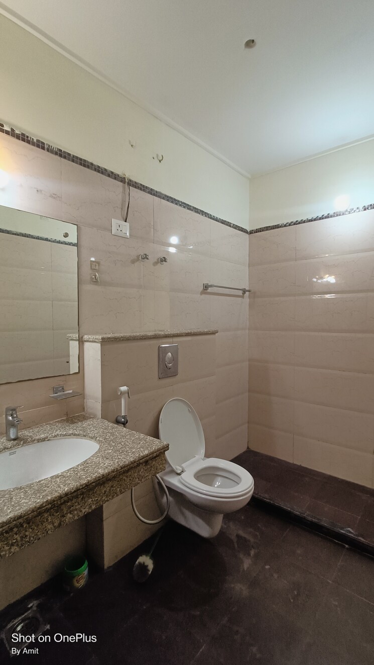 Bathroom, dasnac-the-jewel 3 Bedroom 1900 Sq.Ft. Apartment In Sector 75 Noida 8137710