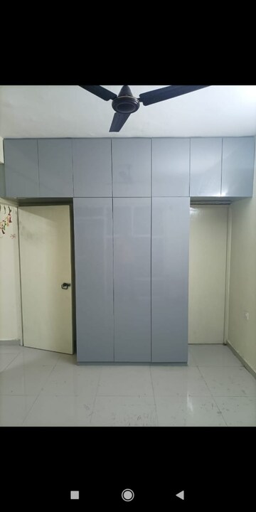 Room in 2 BHK Apartment at Pyramid Elite, Sector 86 – for Rent
