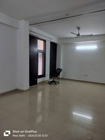 Room in 1.5 BHK Builder Floor at Chattarpur – for Rent