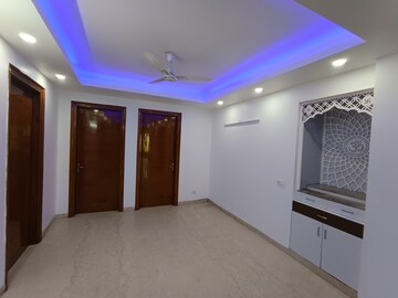 Room in 3 BHK Builder Floor at Ansal Sushant Lok I, Sector 43 – for Rent