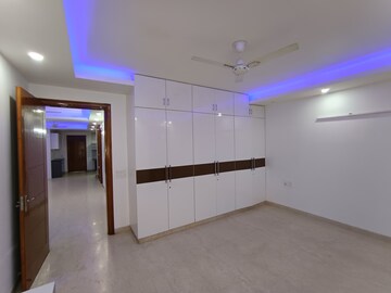 Room in 3 BHK Builder Floor at Ansal Sushant Lok I, Sector 43 – for Rent