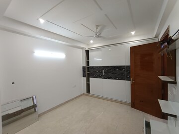 Room in 3 BHK Builder Floor at Ansal Sushant Lok I, Sector 43 – for Rent