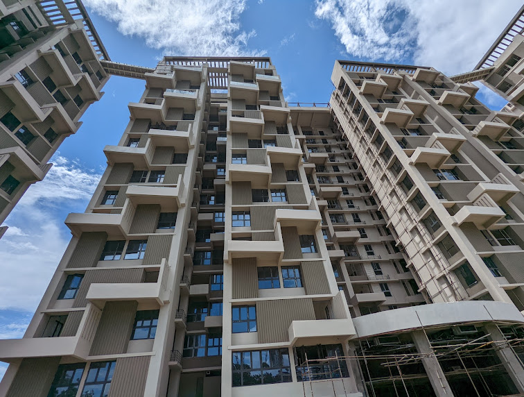 2 BHK 680 Sq.Ft. Apartment in Merlin The One