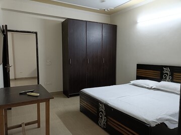 Bedroom in 3 BHK Builder Floor at Sector 23 – for Rent