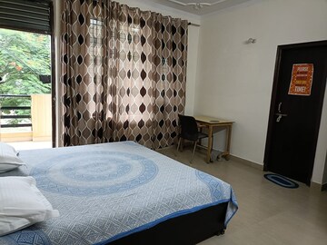 Bedroom in 3 BHK Builder Floor at Sector 23 – for Rent