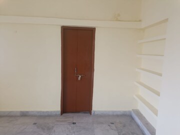 Room in 3 BHK Builder Floor at Argora – for Rent
