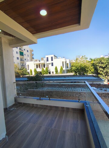 Swimming Pool in 3 BHK Builder Floor at Mansarovar – for Sale