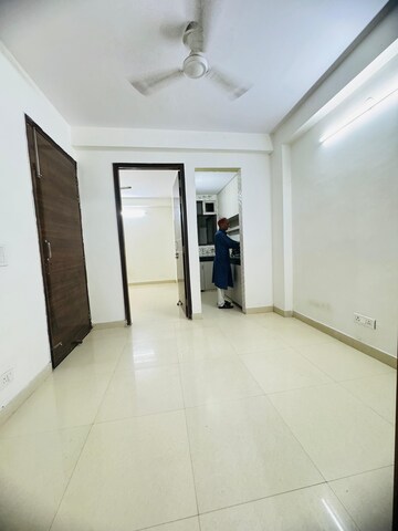 Living Room in 1 BHK Builder Floor at Palm Residency Chhatarpur, Chattarpur – for Rent