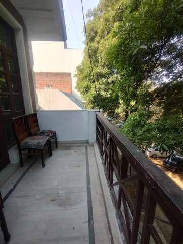 Balcony in 3 BHK Builder Floor at Sushant Tower, Sector 56 – for Rent