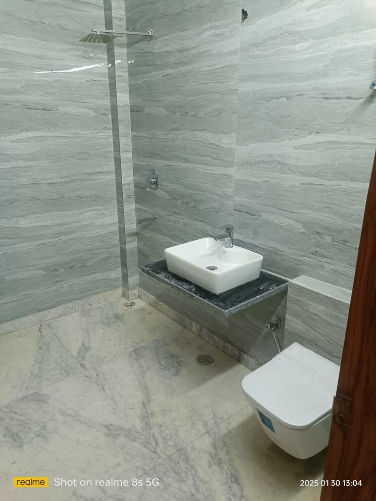 Bathroom, dwarka 3 Bedroom 1889 Sq.Ft. Builder Floor In Dwarka Delhi 8137892