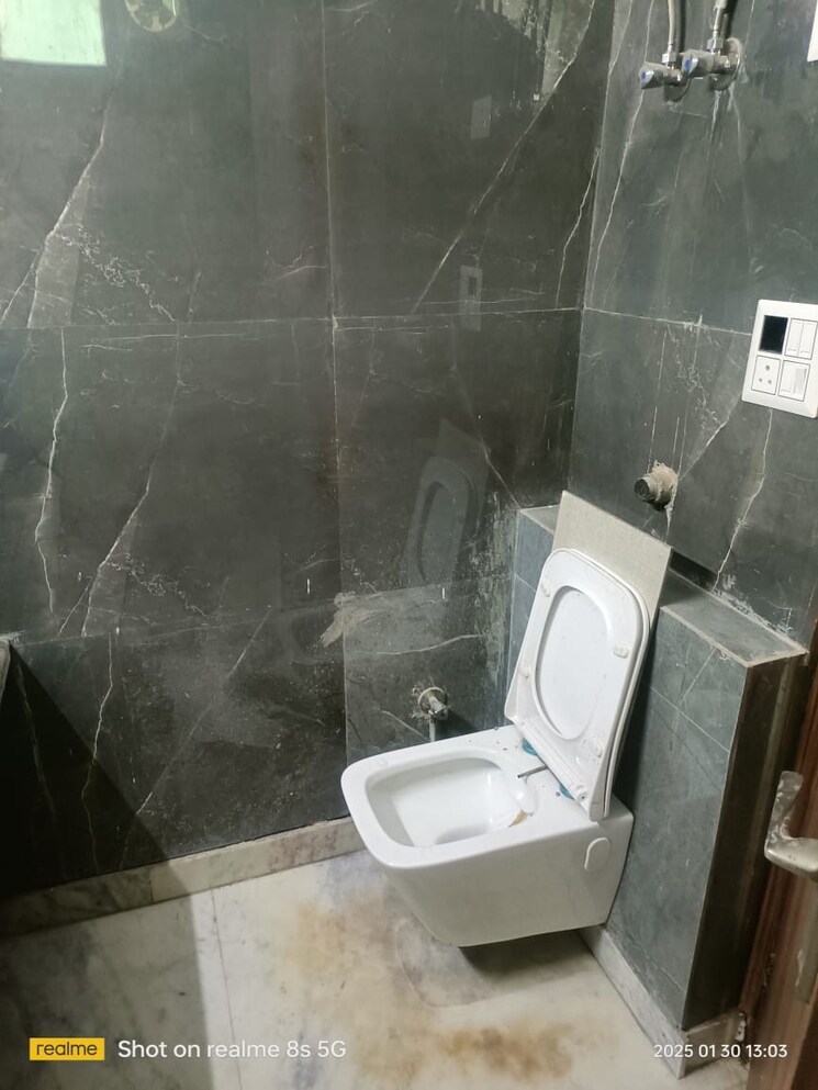 Bathroom, dwarka 3 Bedroom 1889 Sq.Ft. Builder Floor In Dwarka Delhi 8137892