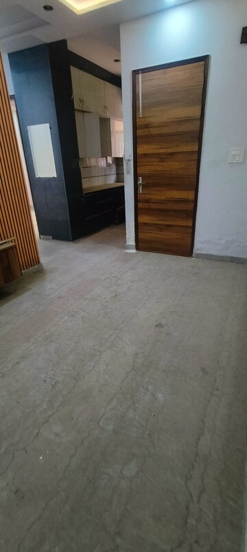 Room in 2 BHK Builder Floor at Rohini Sector 25 – for Sale