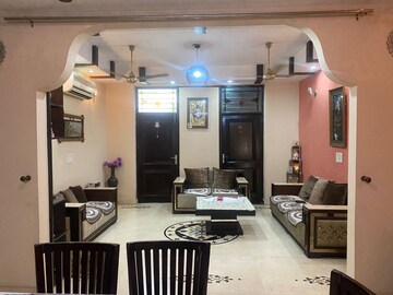 Master Bedroom in 6+ BHK Independent House at RWA Apartments Sector 41, Sector 41 – for Sale