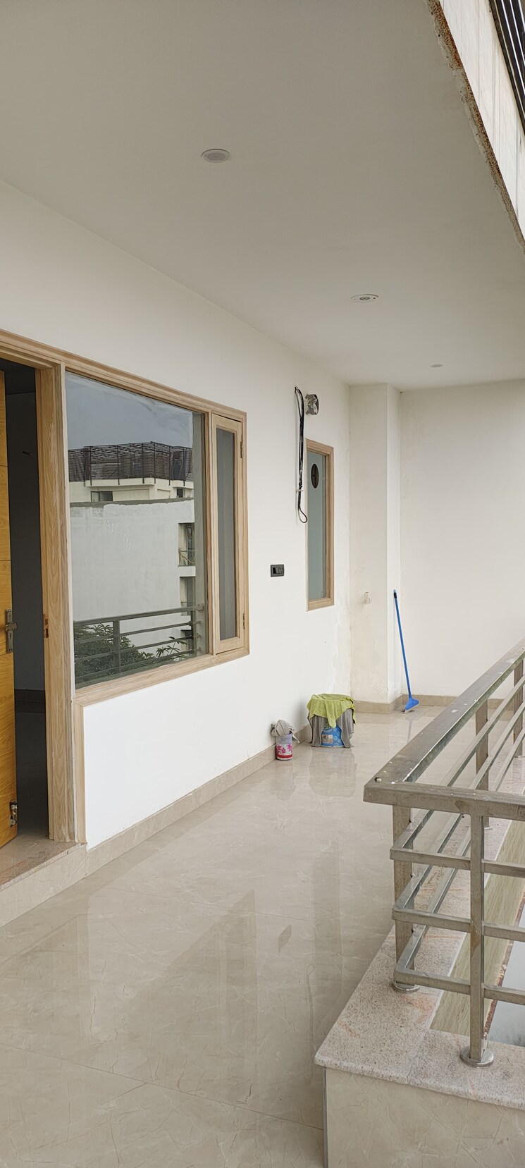 Room, eros-lakewood-city 4 Bedroom 525 Sq.Yd. Builder Floor In Suraj Kund Faridabad 8137917