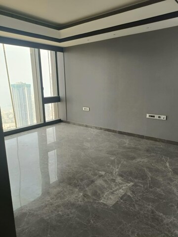Room in 4 BHK Apartment at Lodha Trump Tower, Worli – for Rent