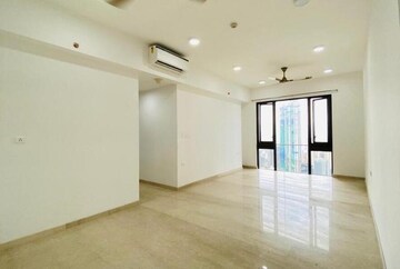Room in 3 BHK Apartment at Lodha The Park, Worli – for Rent