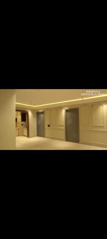 Building Lobby in 4 BHK Builder Floor at Mansarover Garden – for Sale