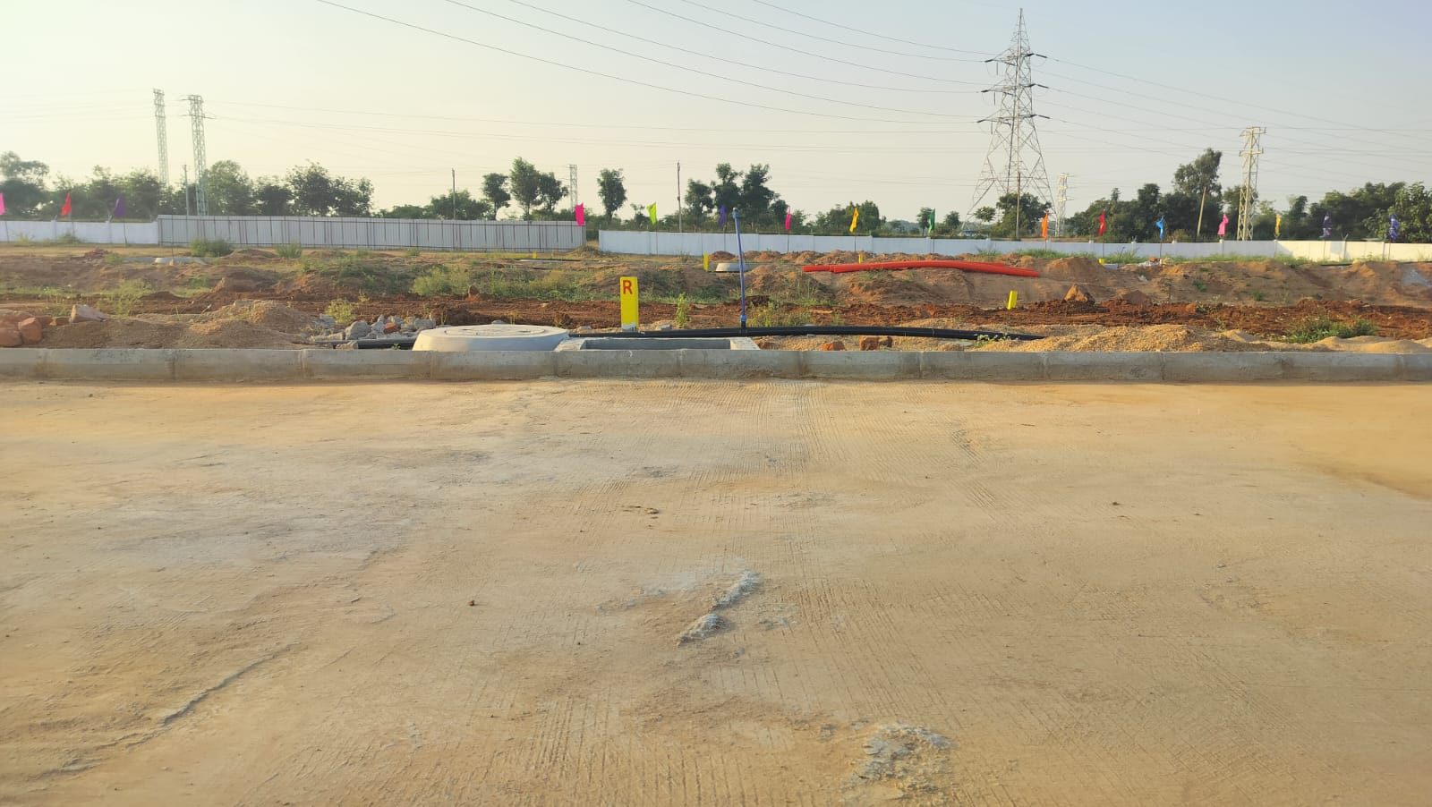 Plot For Sale in Hmda Layout 