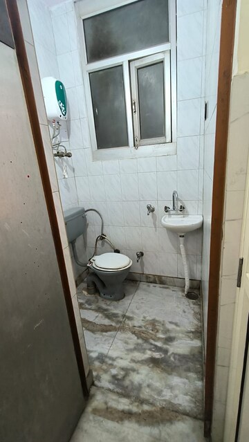Bathroom in 1 BHK Builder Floor at Subhash Nagar – for Rent