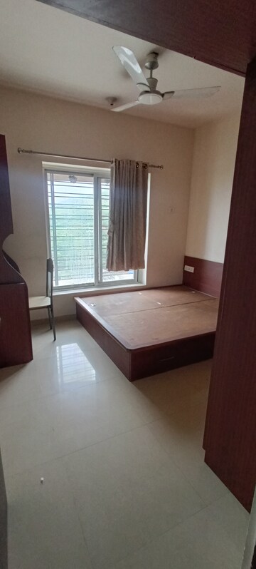 Room in 2 BHK Apartment at Kalpataru Hills, Manpada – for Sale