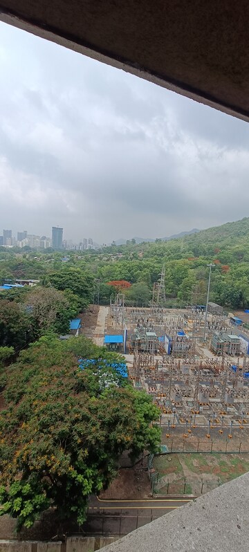 Master Bedroom in 2 BHK Apartment at Kalpataru Hills, Manpada – for Sale