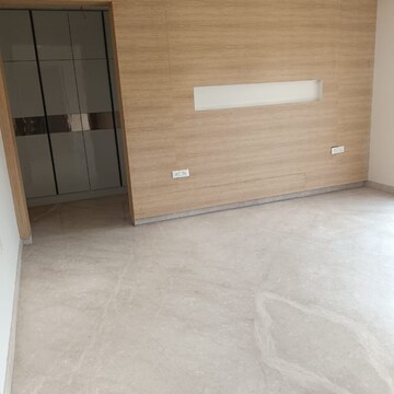 Room in 6+ BHK Independent House at Sector 57 – for Sale