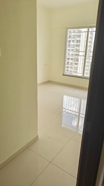 Room in 2.5 BHK Apartment at Kolte Patil Life Republic, Hinjewadi – for Rent