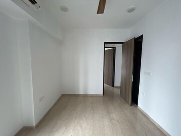 Room in 3 BHK Apartment at Lodha The Park, Worli – for Rent