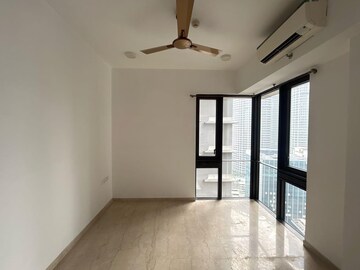 Room in 3 BHK Apartment at Lodha The Park, Worli – for Rent
