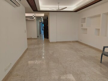 Room in 4 BHK Builder Floor at Greater Kailash ii – for Rent