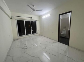 Room in 3 BHK Apartment at Hiranandani Meadows, Manpada – for Sale