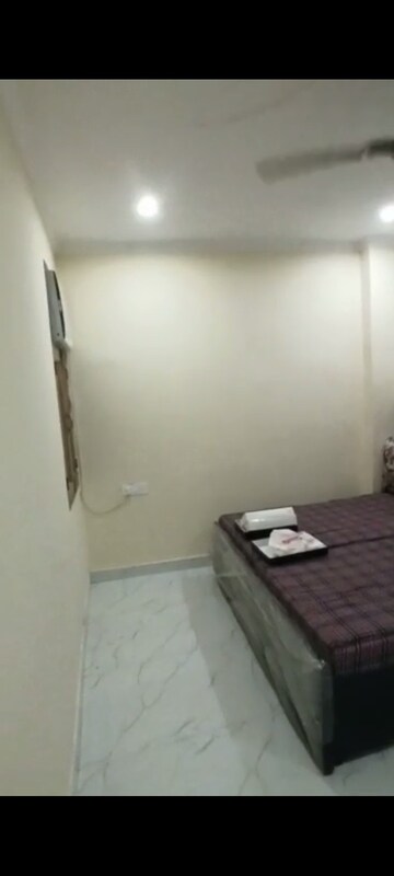 Furnished Amenities in 2 BHK Builder Floor at Mahavir Enclave 1 – for Sale