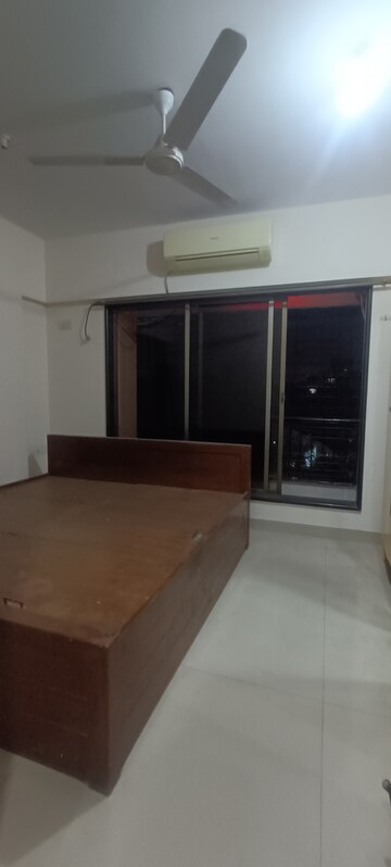 Room in 2 BHK Apartment at Akash Darshan, Santacruz East – for Rent