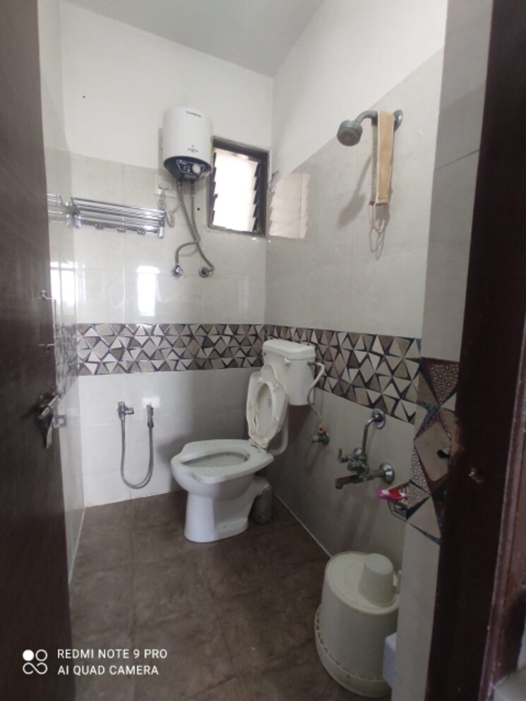 Bathroom, khodiyar 3 Bedroom 1500 Sq.Ft. Apartment In Khodiyar Ahmedabad 8138465